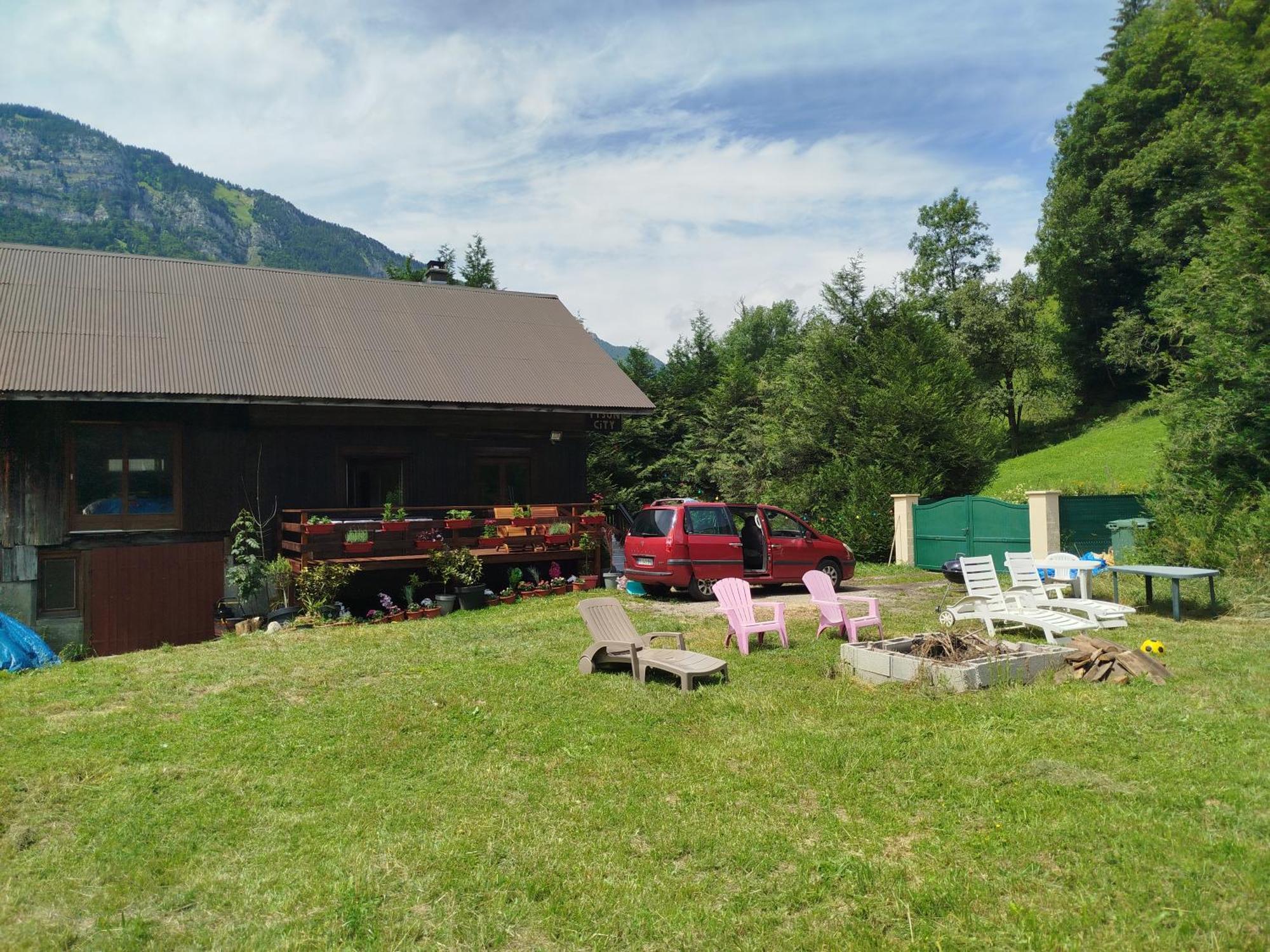 Chalet 8 Personnes + Grand Terrain Et Riviere Entremont Exterior foto
