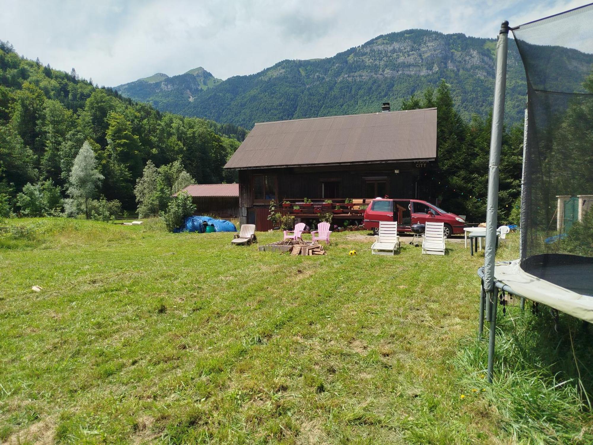 Chalet 8 Personnes + Grand Terrain Et Riviere Entremont Exterior foto